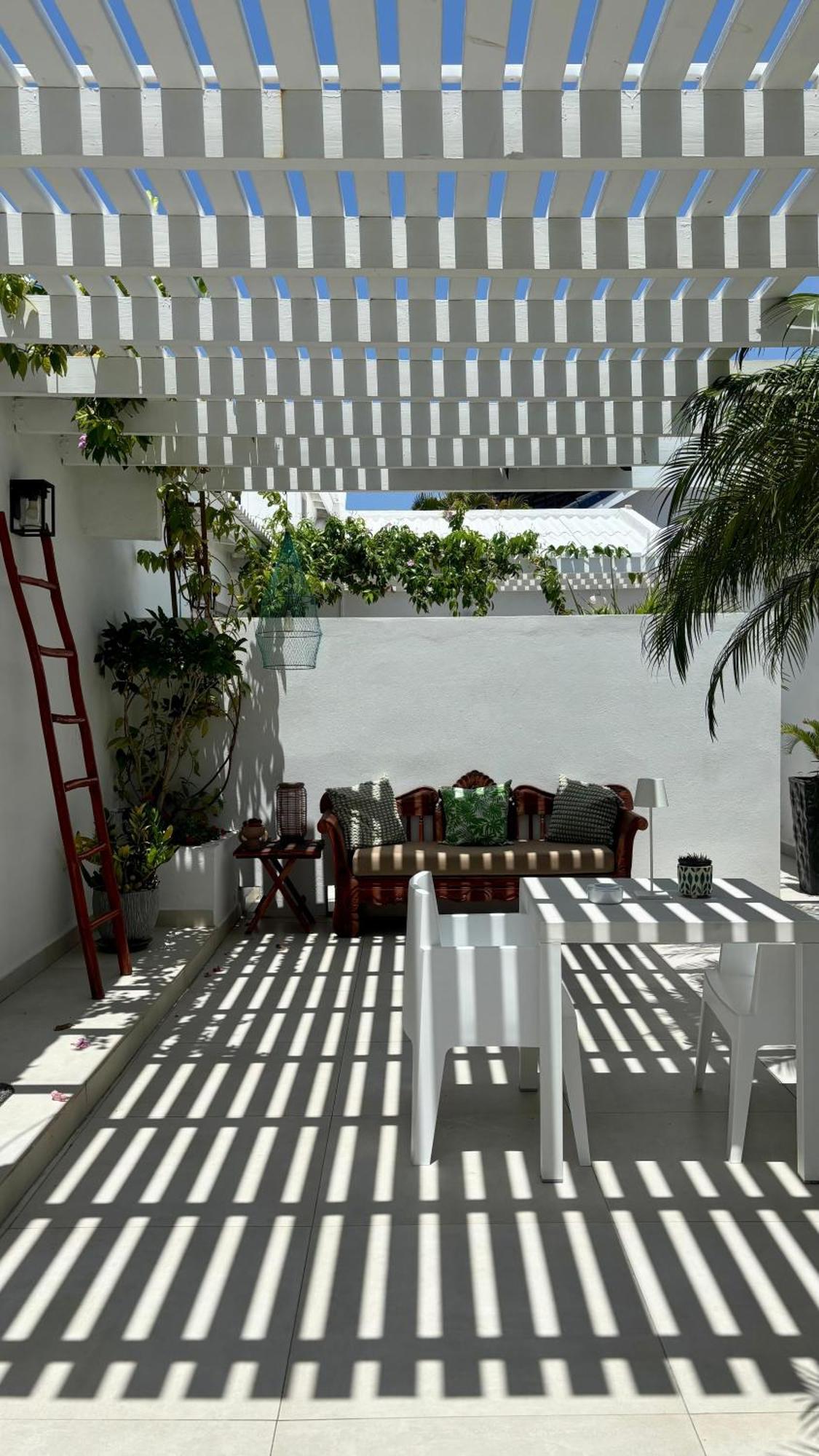 Movida Inn Aruba Palm Beach Exterior photo